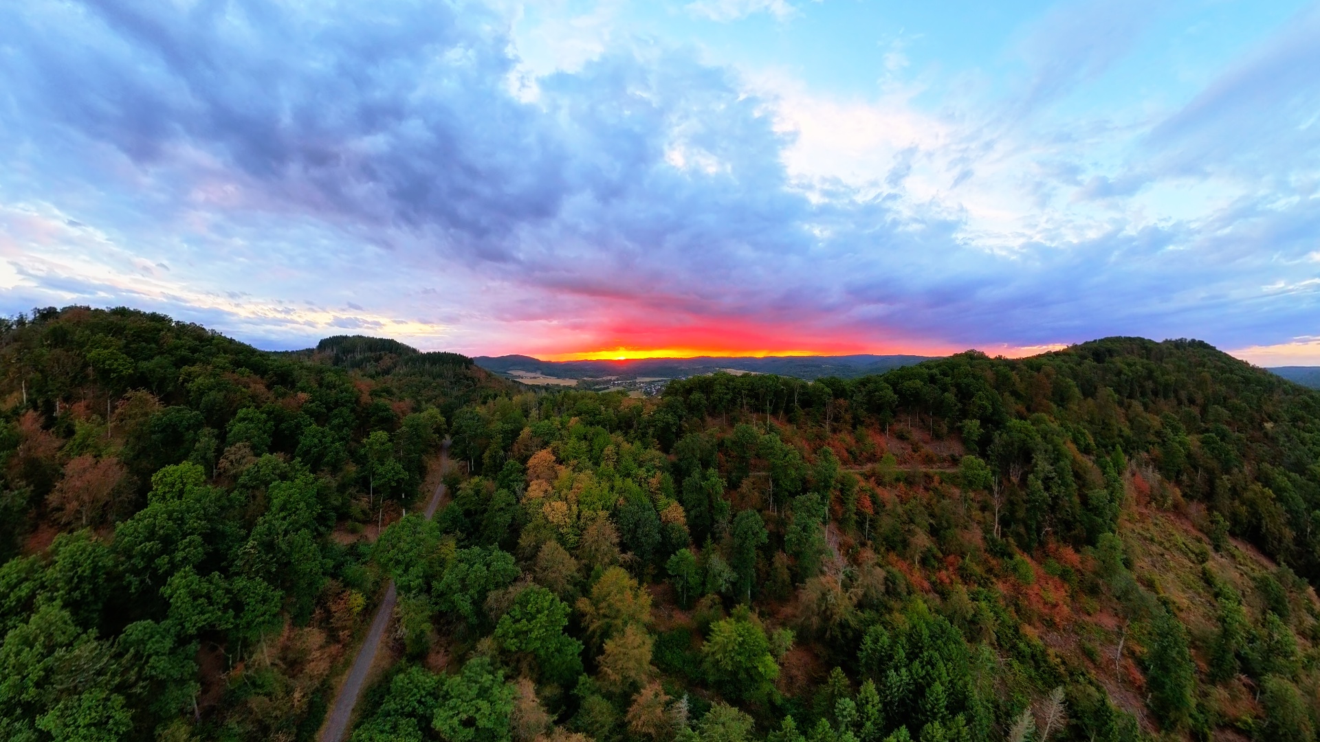 Drohnenaufnahme Sonnenuntergang